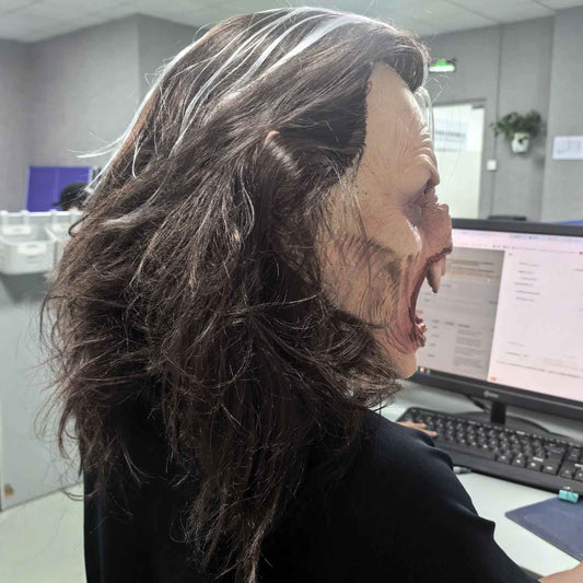 🧛♀️ Maschera da Vampiro Realistica in Gomma con Capelli Lunghi e Zanne