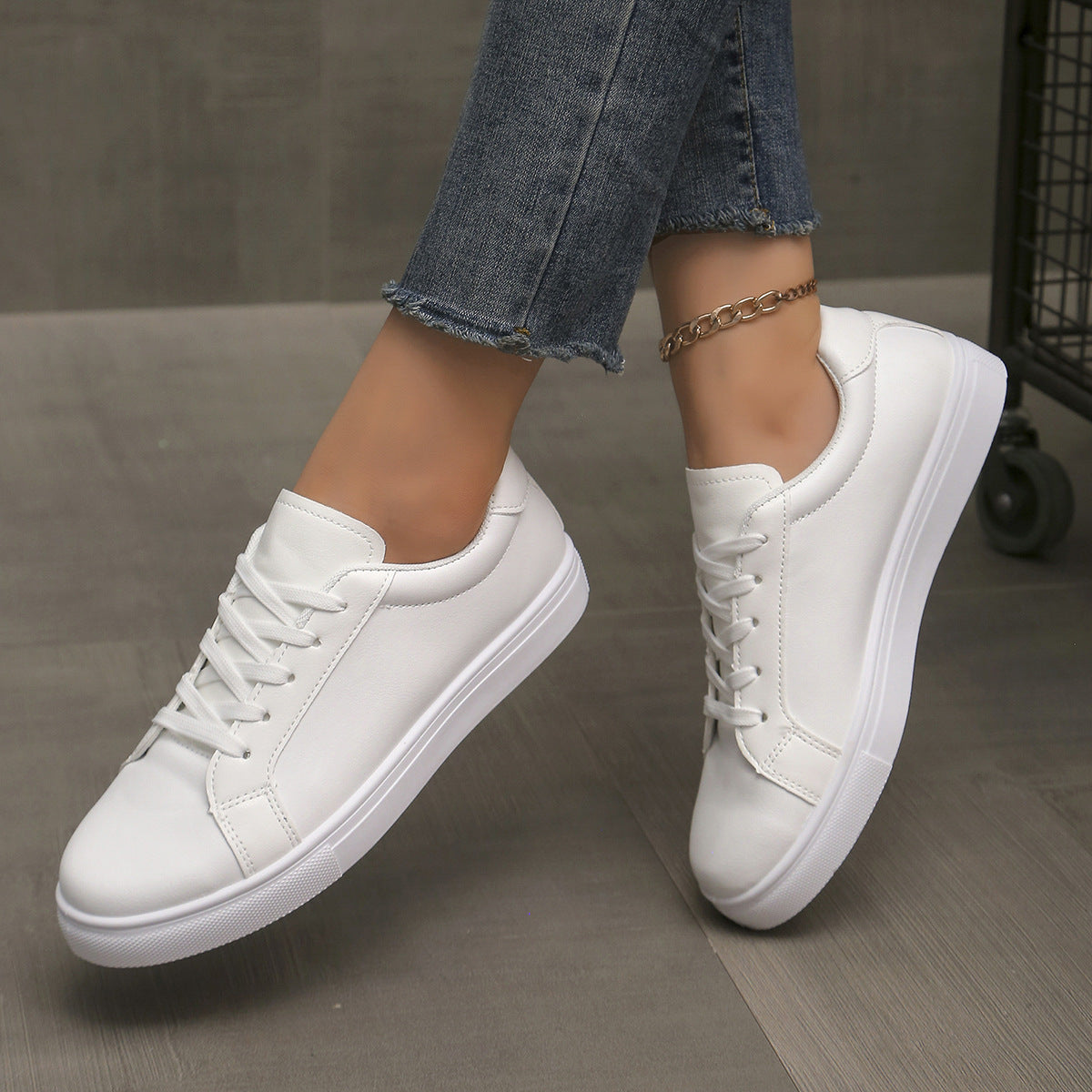Lace-up White Shoes Women's Flat Leather Surface Sneakers