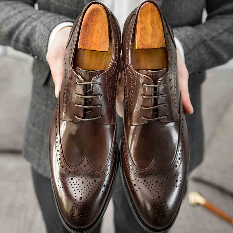 Brogue Men's Leather Pointed Handmade Leather Shoes