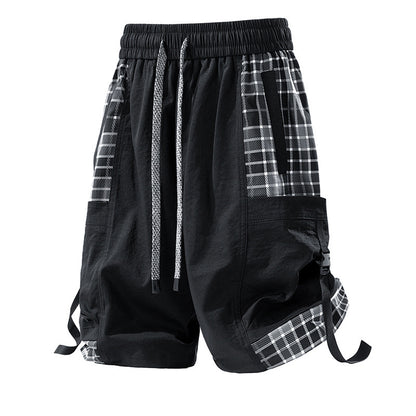 Shorts uomo larghi stile cargo con cuciture a quadri (plaid stitching). Comodi, casual e versatili, ideali per outfit estivi.