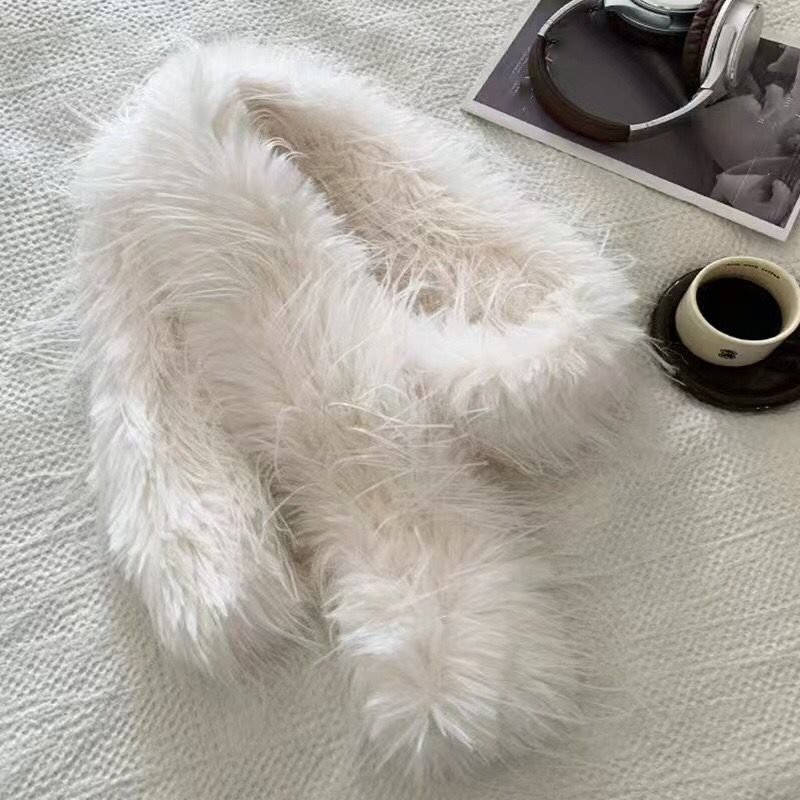 Personalized Hot Girl High-grade Plush Scarf For Women