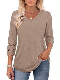 👚 Top donna khaki con dettagli in pizzo – Vestibilità morbida